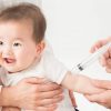 Tiêm mũi sởi cho bé 9 tháng có sốt không? Nên làm gì khi bé sốt?